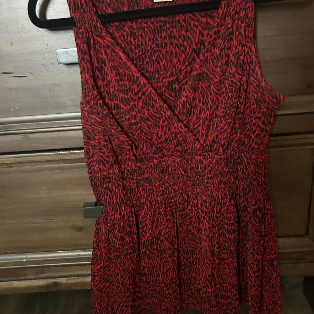 Red and Black Sleeveless Top